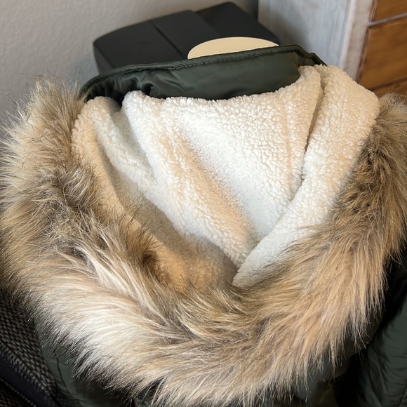 Banana Republic coat - Picture 6 of 10